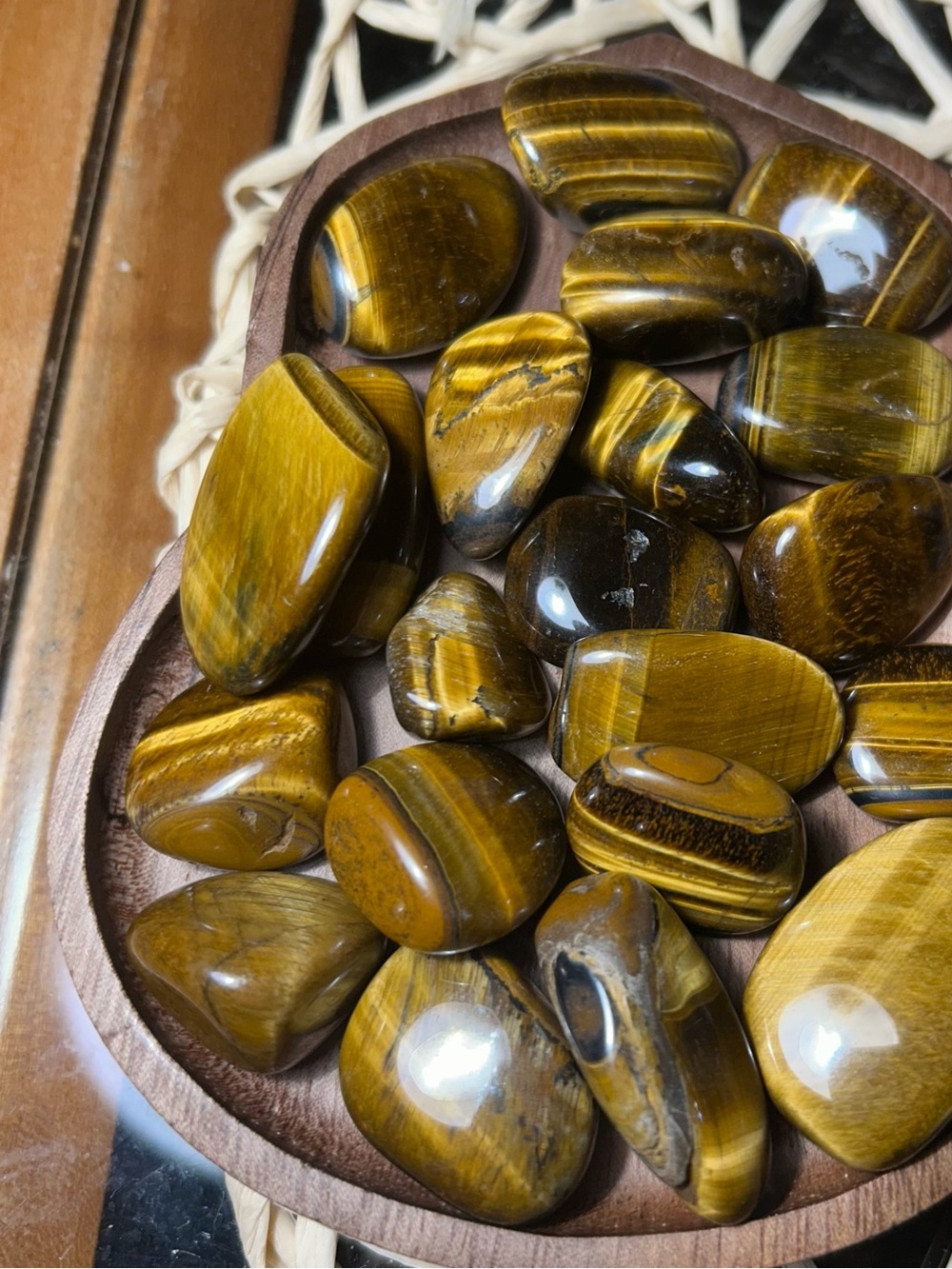 Tumbled Tiger's Eye Stones - Golden Brown Polished Set 21pc